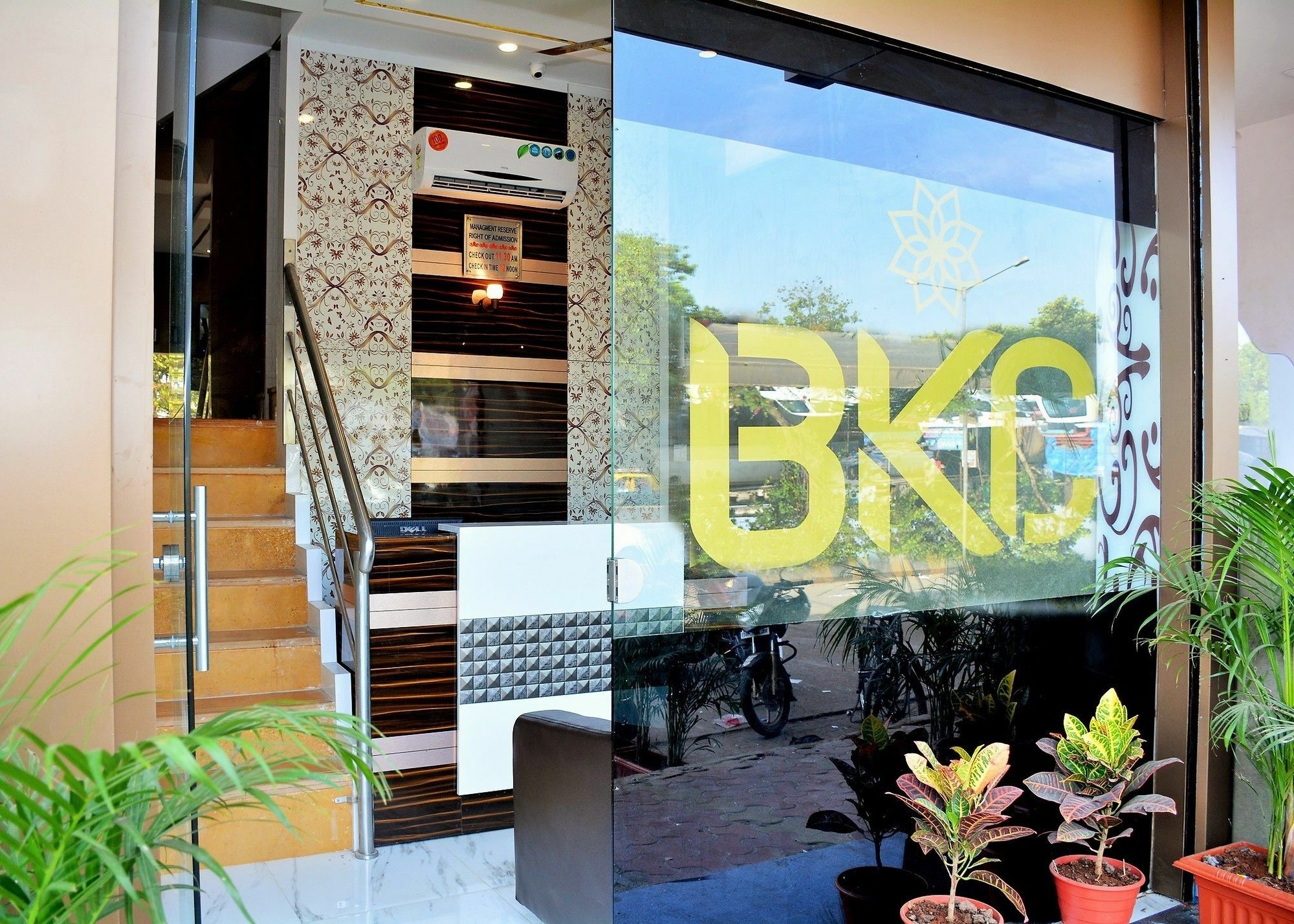 Hotel Bkc Palace Mumbai Exterior photo